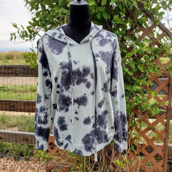 Jane and Delancey Blue Tie-Dye Hoodie Size Medium EUC - Picture 3 of 16